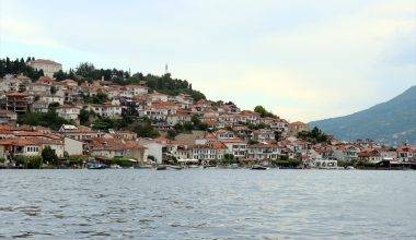 Kuzey Makedonya'nın gözde turizm merkezilerinden Ohri şehrinde turist yoğunluğu