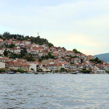 Kuzey Makedonya'nın gözde turizm merkezilerinden Ohri şehrinde turist yoğunluğu