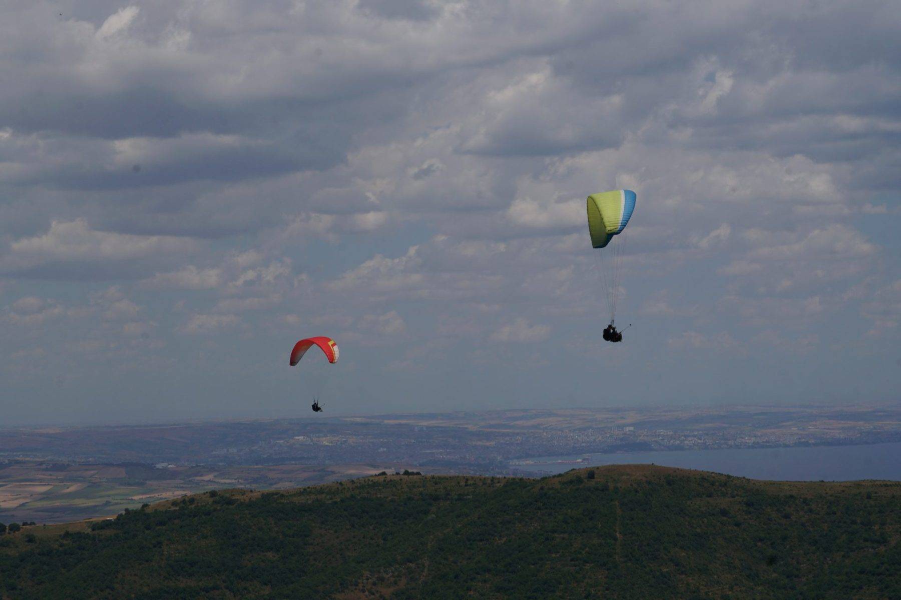 Adrenalin tutkunları akın etti! Yamaç paraşütü için ilk tercih: Uçmakdere