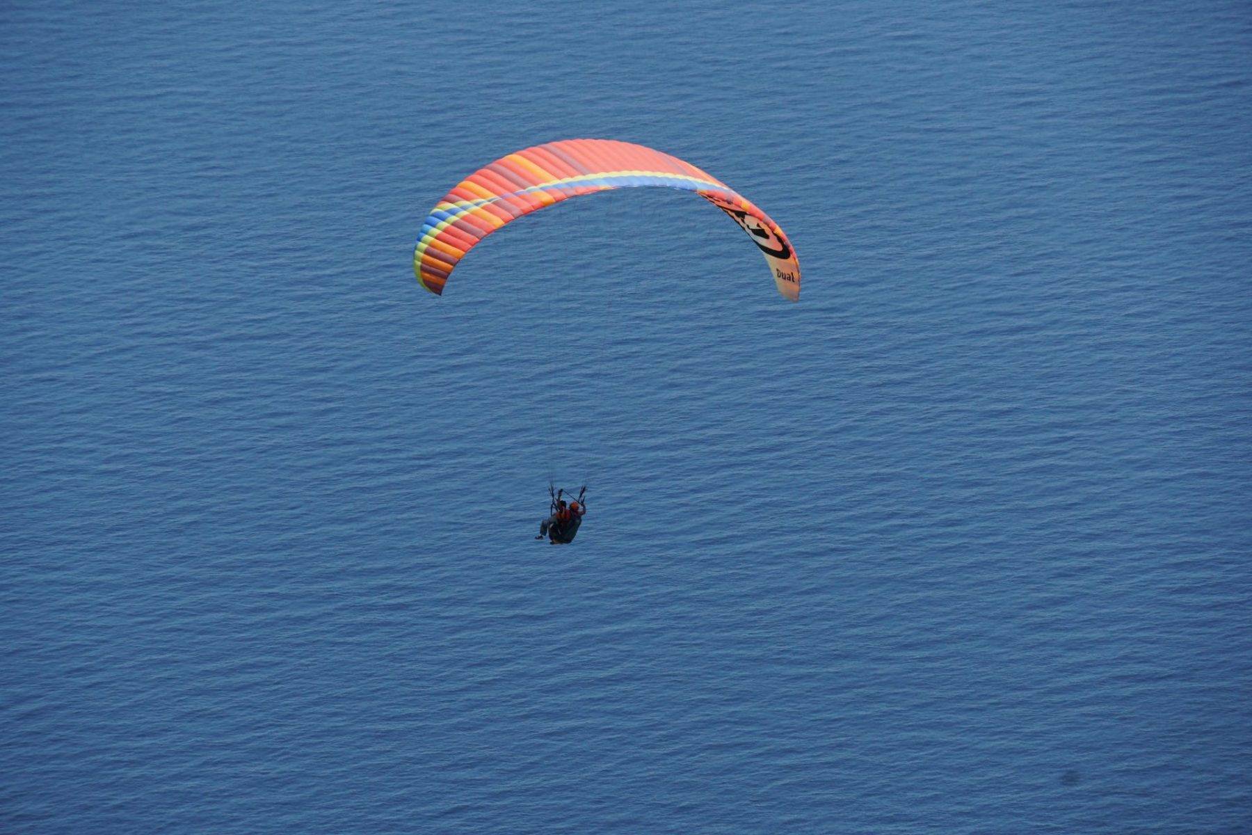 Adrenalin tutkunları akın etti! Yamaç paraşütü için ilk tercih: Uçmakdere