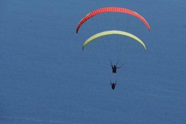 Adrenalin tutkunları akın etti! Yamaç paraşütü için ilk tercih: Uçmakdere