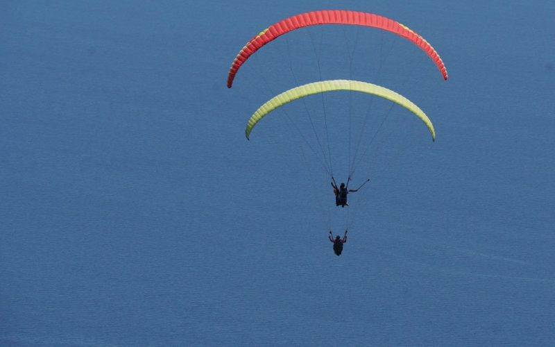 Adrenalin tutkunları akın etti! Yamaç paraşütü için ilk tercih: Uçmakdere