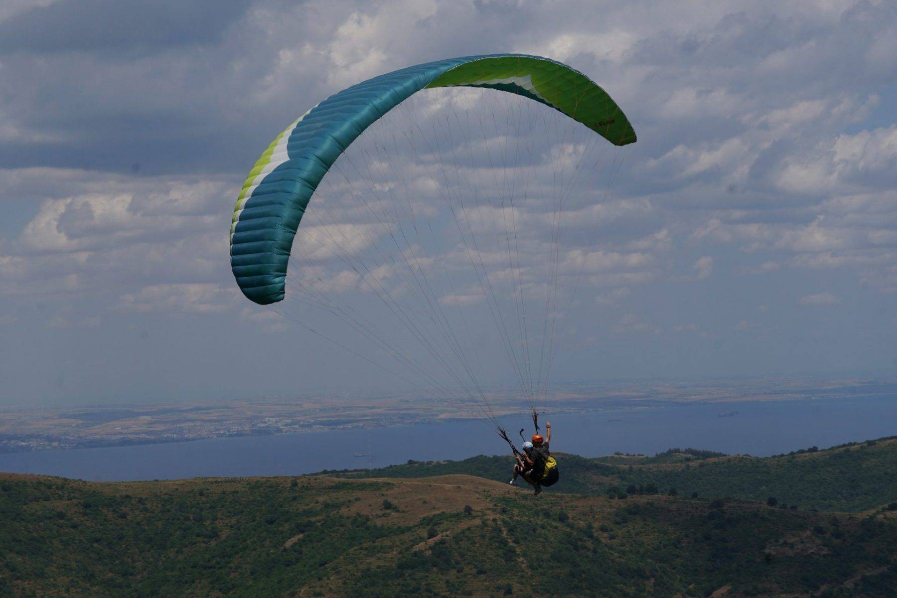 Adrenalin tutkunları akın etti! Yamaç paraşütü için ilk tercih: Uçmakdere