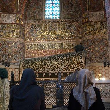 Mevlana "Ne olursan ol yine gel" demişti: Konya'daki Mevlana Müzesi'ne milyonlar akın etti
