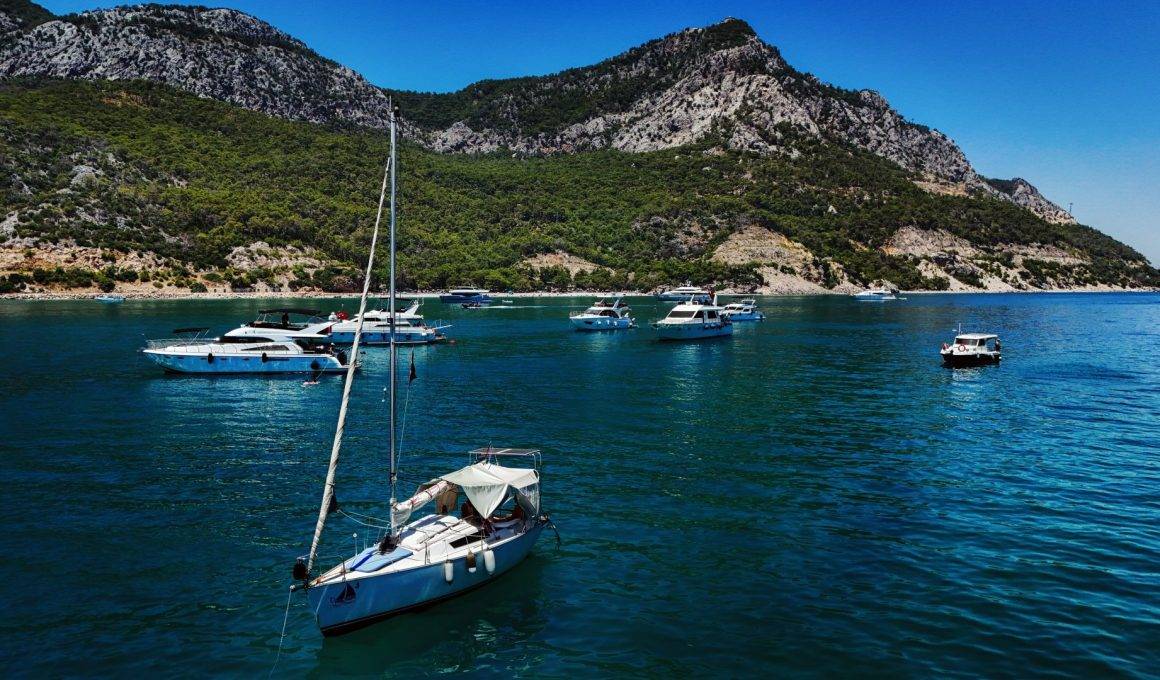 Antalya'da tur tekneleri ve yatların favori adresi: Sıçan Adası
