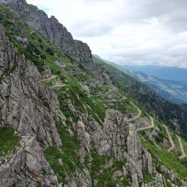 Dünyanın en tehlikeli yollarından biri! Derebaşı virajları maceracıların gözdesi