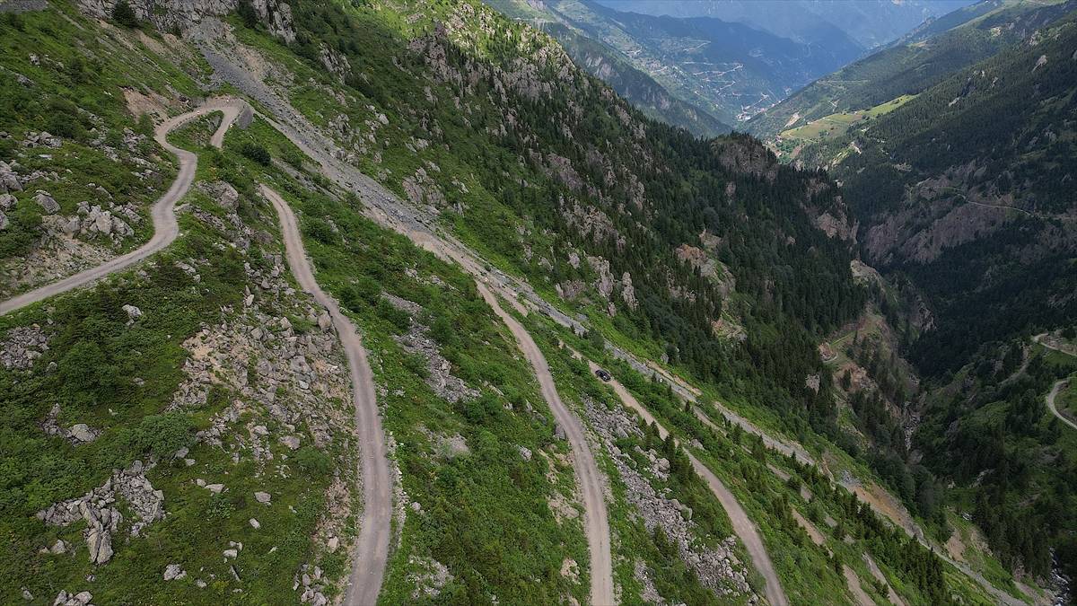 Dünyanın en tehlikeli yollarından biri! Derebaşı virajları maceracıların gözdesi