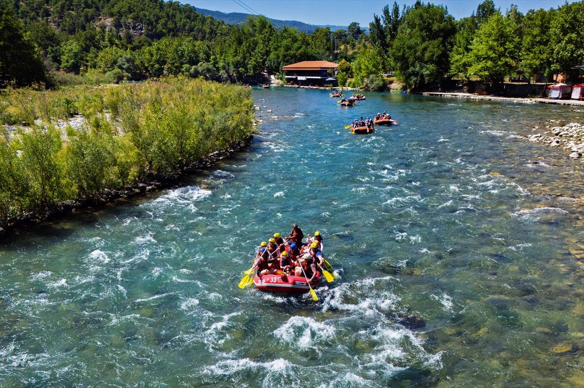 15 yıl önceki halini yakaladı! Köprüçay coştu, rafting turları hareketlendi