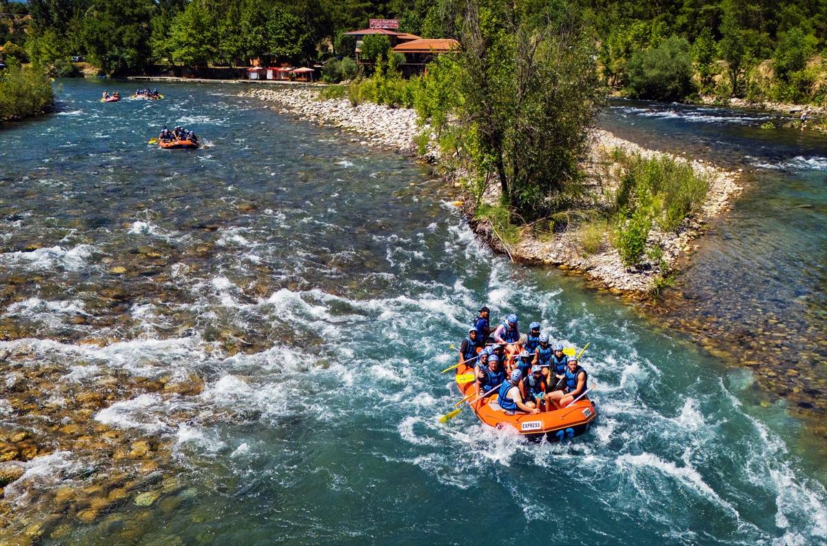 15 yıl önceki halini yakaladı! Köprüçay coştu, rafting turları hareketlendi