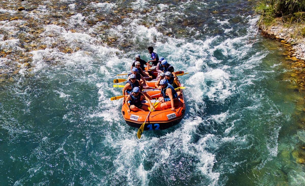 15 yıl önceki halini yakaladı! Köprüçay coştu, rafting turları hareketlendi