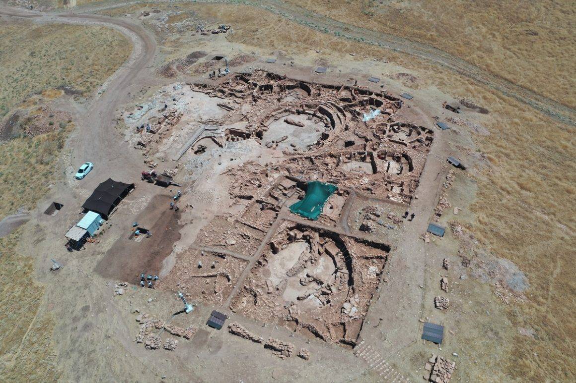 Karahantepe'deki esrarengiz odada bu yıl sürpriz keşifler bekleniyor