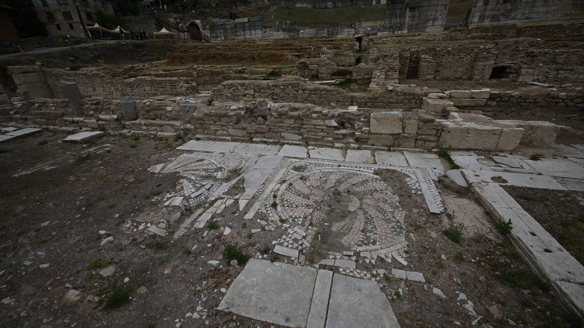Batı Karadeniz'in Efes'i şaşırtmaya devam ediyor: Genişletilen kazılarda restorasyon başlayacak