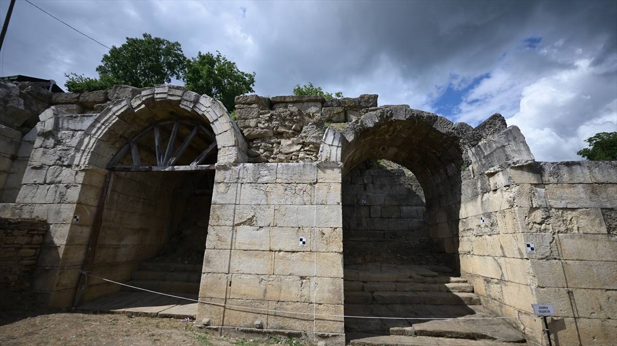 Batı Karadeniz'in Efes'i şaşırtmaya devam ediyor: Genişletilen kazılarda restorasyon başlayacak