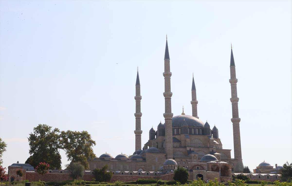 5 ayda milyonlar akın etti! Mimar Sinan'ın ustalık eseri Selimiye Camii'ne yoğun ilgi