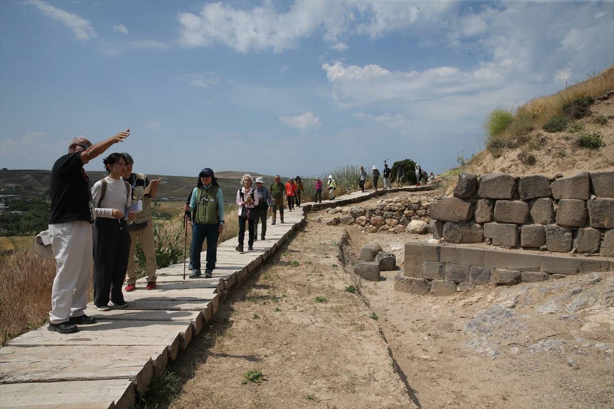 Urartuların en görkemli yapılarından: Turistler Ayanis Kalesi'ne uğramadan ayrılmıyor