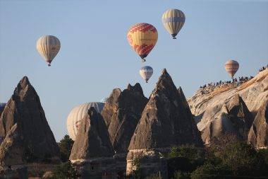 Kapadokya'da sıcak hava balonu turlarına ilgi sürüyor: İlk 6 ayda çeyrek milyon kişi uçtu