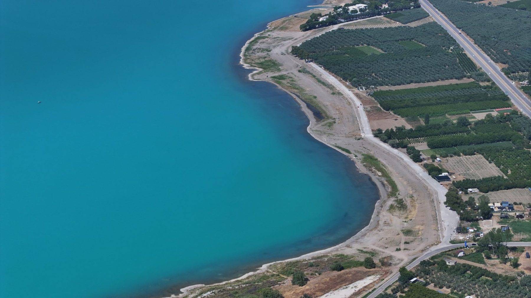 Doğa ve tarihin buluşma noktası İznik Gölü turkuaz renge büründü