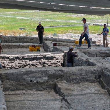 Bir benzeri Almanya'da! Altın muska Konya'daki kazılarda ortaya çıktı