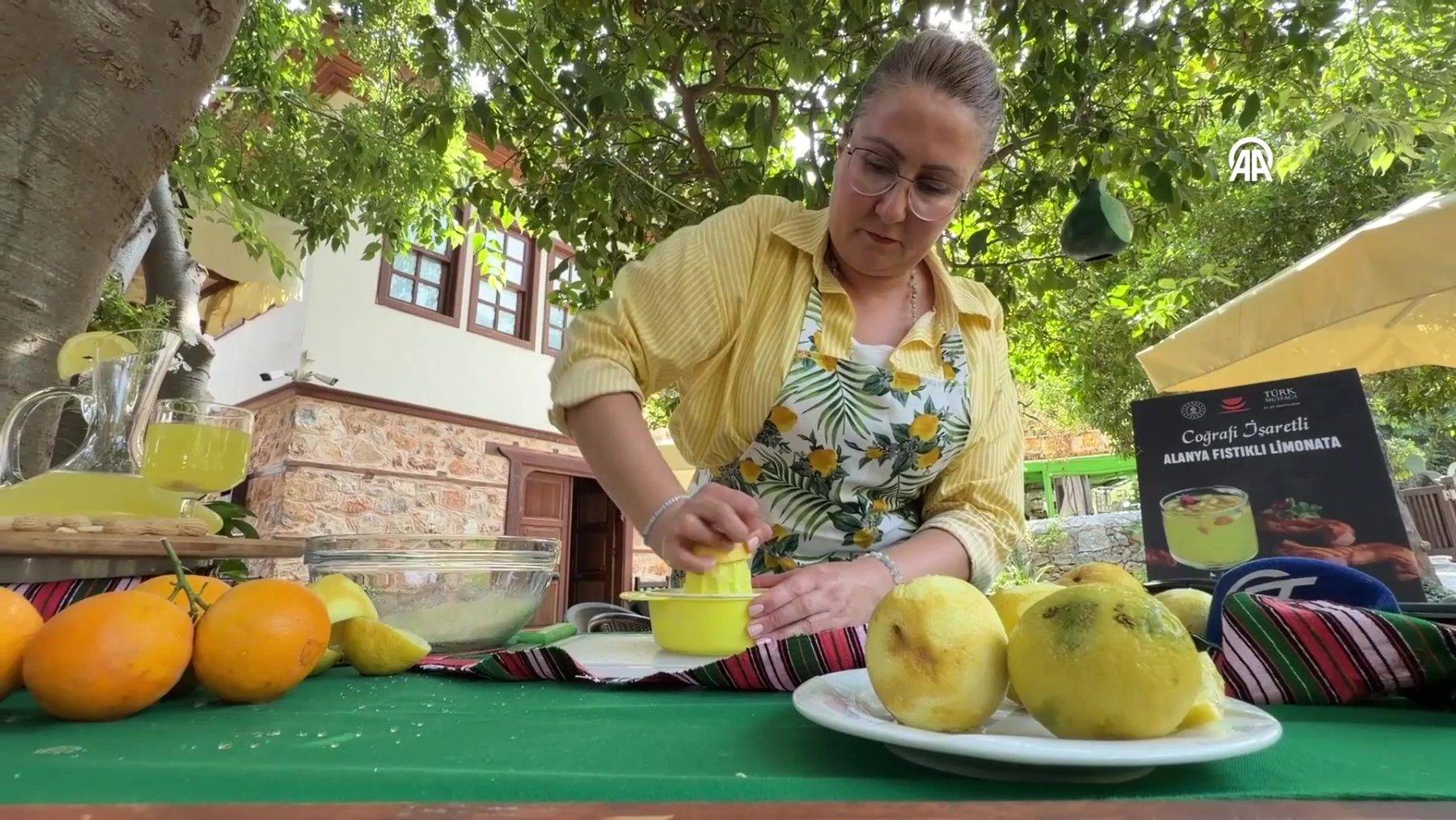 Türkiye'de benzeri az! Fıstıklı limonata önce şaşırtıp sonra serinletiyor 
