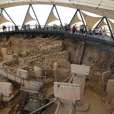 Sıcaktan kavrulan Şanlıurfa'da tarihin sıfır noktası Göbeklitepe serinliği ile dikkat çekiyor