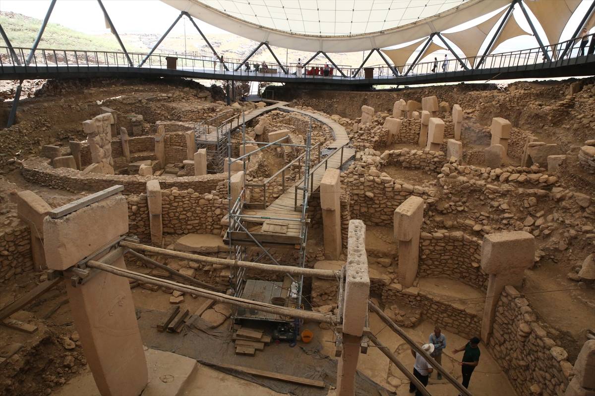 Sıcaktan kavrulan Şanlıurfa'da tarihin sıfır noktası Göbeklitepe serinliği ile dikkat çekiyor
