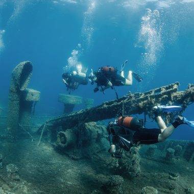 Deniz, kum, güneş denince akla ilk gelen yer Çeşme, dalış turizminde öne çıkıyor