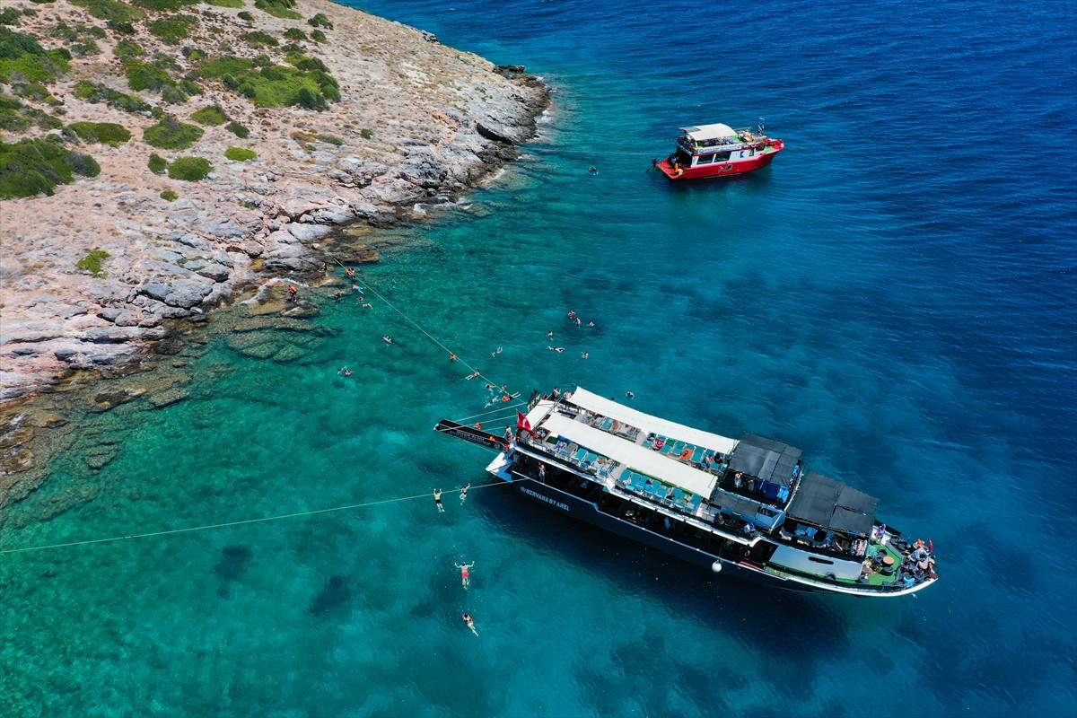 Deniz, kum, güneş denince akla ilk gelen yer Çeşme, dalış turizminde öne çıkıyor