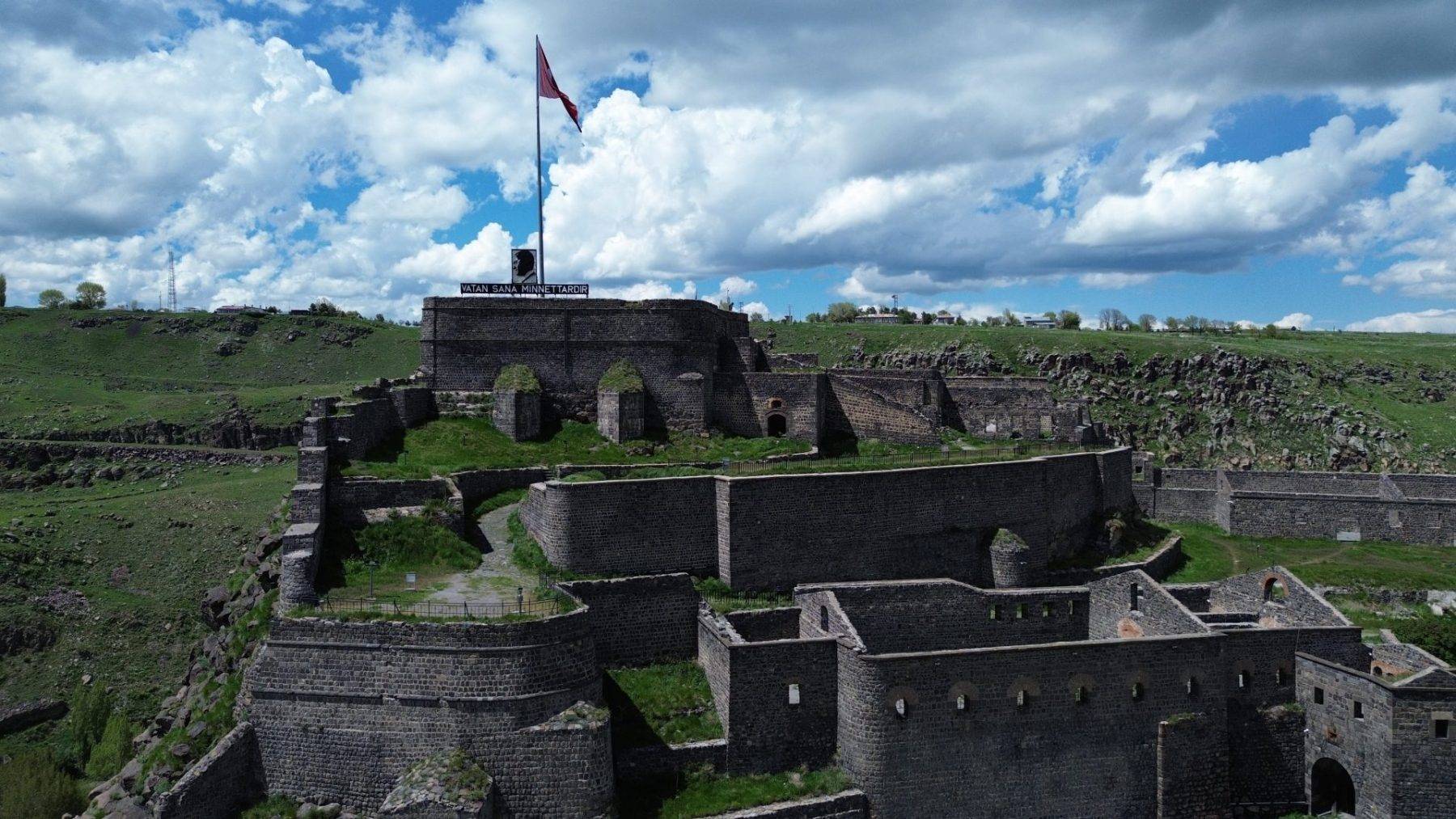 Savaşları ve kuşatmaları sapasağlam atlattı: Kars Kalesi'nin UNESCO bekleyişi