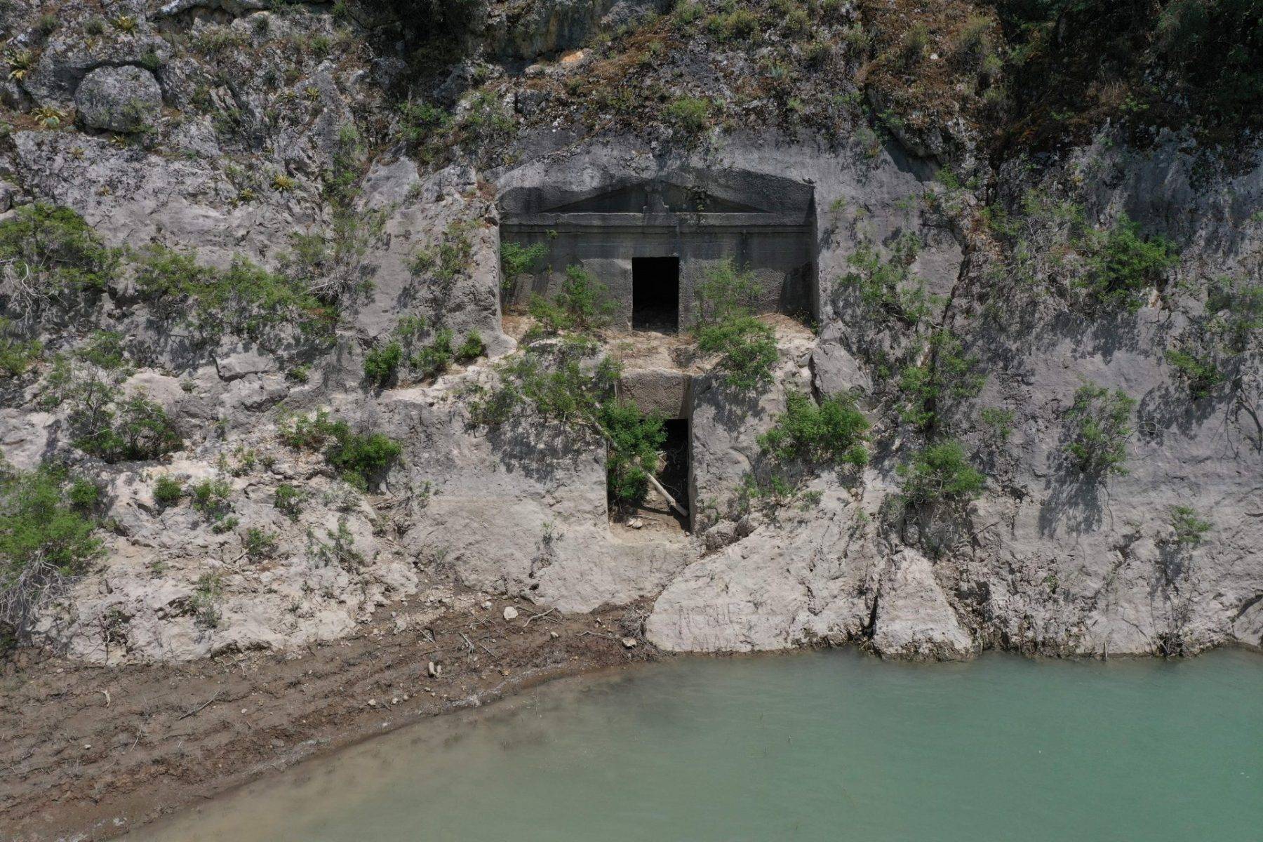 Arapapıştı Kanyonu, Kaya mezarları, gizli manastırı ve Körteke Kalesi'ne eşsiz bir yolculuk sunuyor