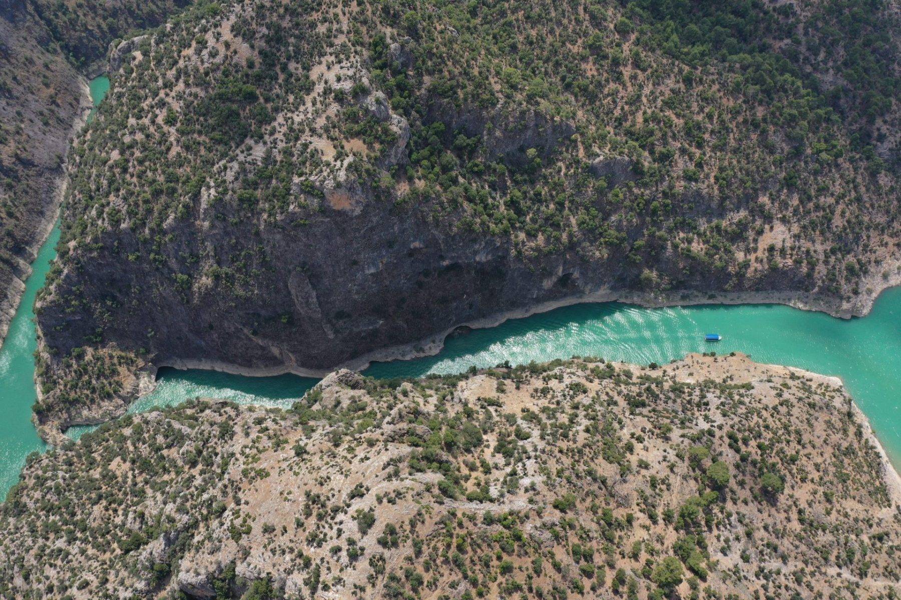 Arapapıştı Kanyonu, Kaya mezarları, gizli manastırı ve Körteke Kalesi'ne eşsiz bir yolculuk sunuyor
