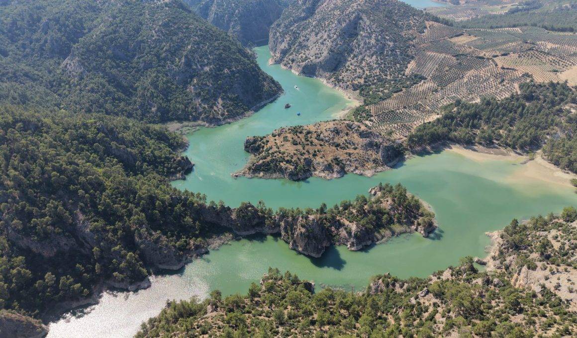 Arapapıştı Kanyonu, Kaya mezarları, gizli manastırı ve Körteke Kalesi'ne eşsiz bir yolculuk sunuyor