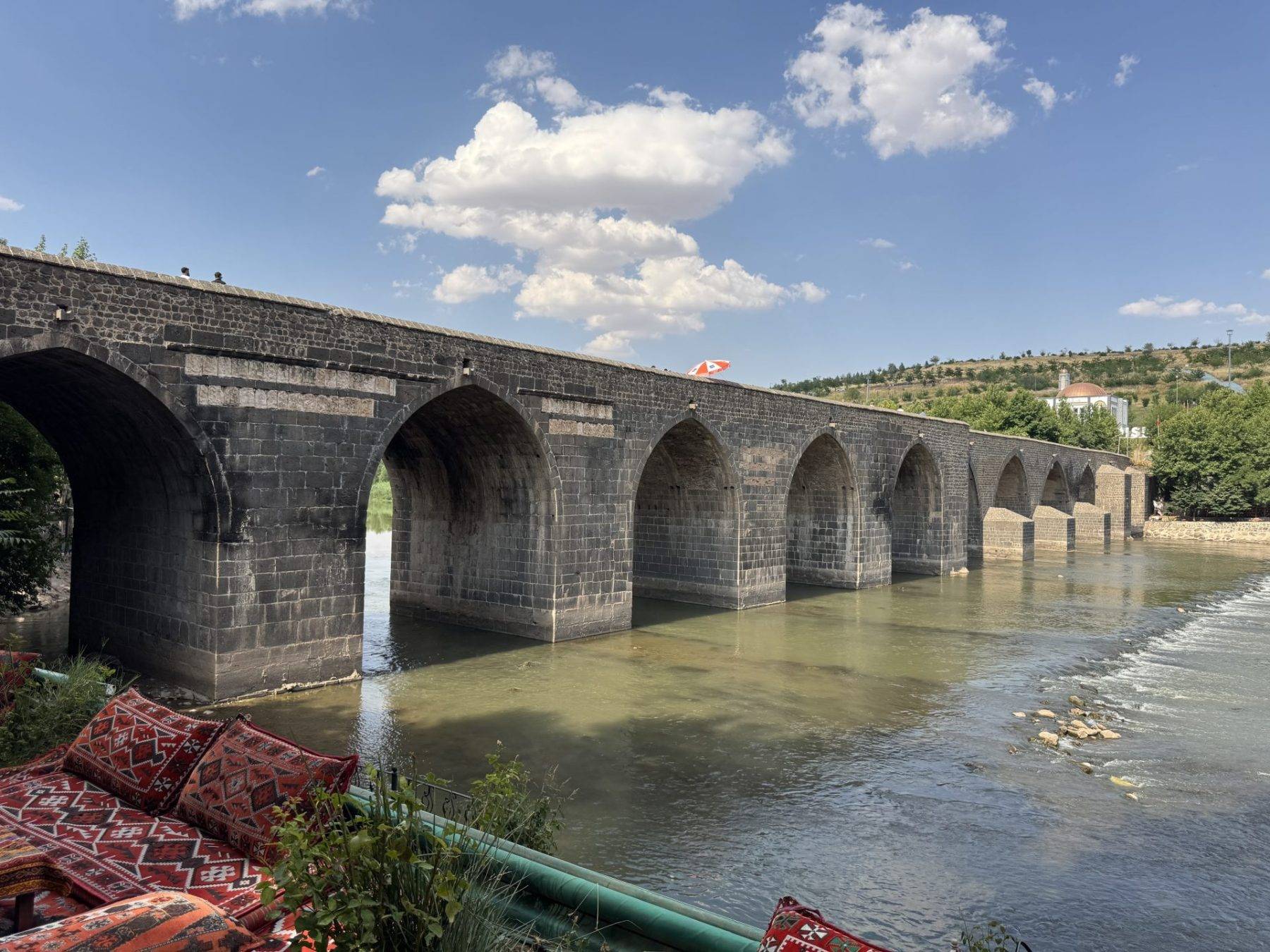 Kavurucu sıcaklar geldi, Diyarbakır'ın ünlü eseri boş kaldı