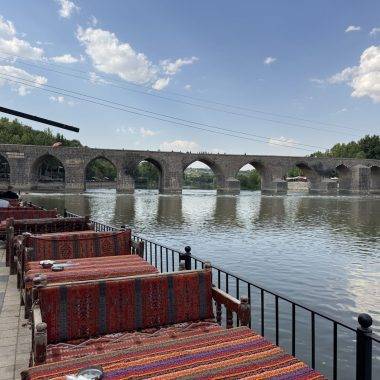 Kavurucu sıcaklar geldi, Diyarbakır'ın ünlü eseri boş kaldı
