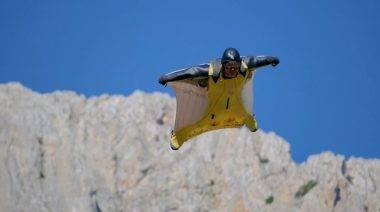Cennete Açılan Kapı'dan Karanlık Kanyon'a atladılar: Erzincan'da wingsuit coşkusu