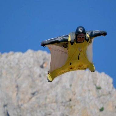 Cennete Açılan Kapı'dan Karanlık Kanyon'a atladılar: Erzincan'da wingsuit coşkusu