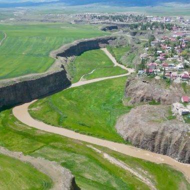 Doğu'nun Ihlara Vadisi olarak da biliniyor: Diyadin Kanyonu dört mevsim ayrı manzara sunuyor