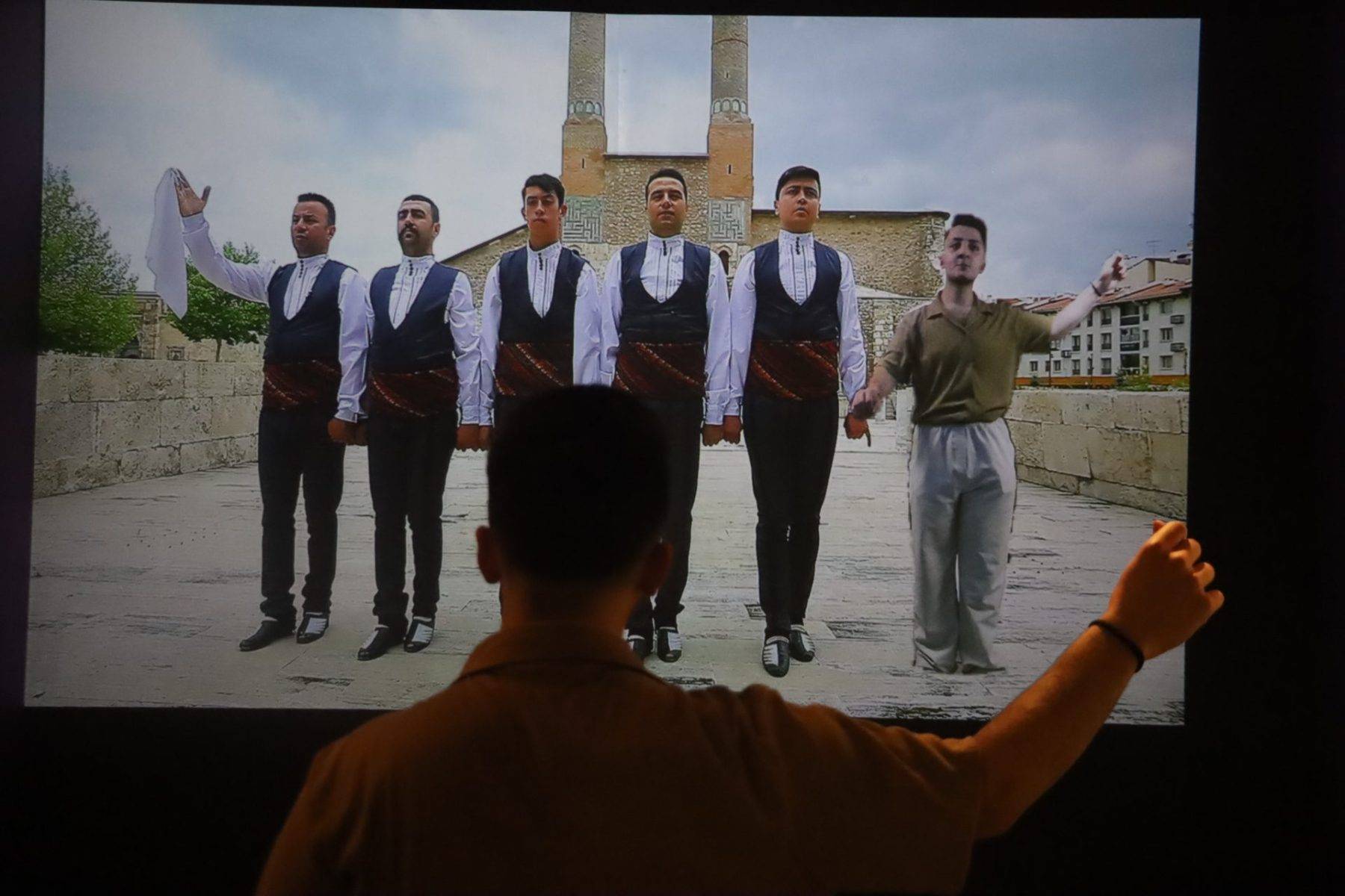 Halay simülasyonu müzenin gözdesi oldu! Sivas Şehir Müzesi'nde eğlenceli deneyim
