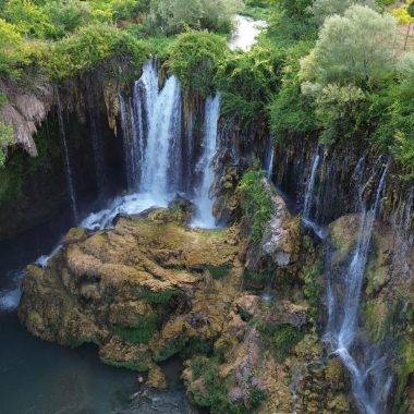 Konya'da masalsı doğa harikası: Yerköprü Şelalesi ilgilerin odağında