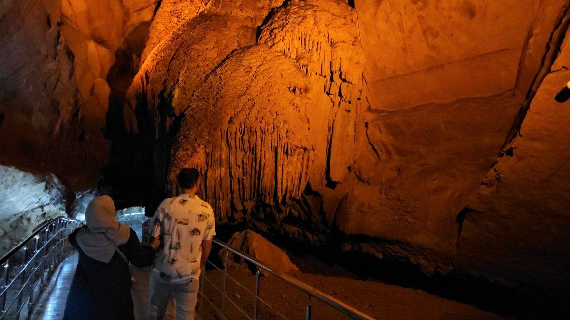 350 milyon yaşındaki şifa kaynağı: 3,3 kilometrelik Gökgöl Mağarası'na ilgi artıyor