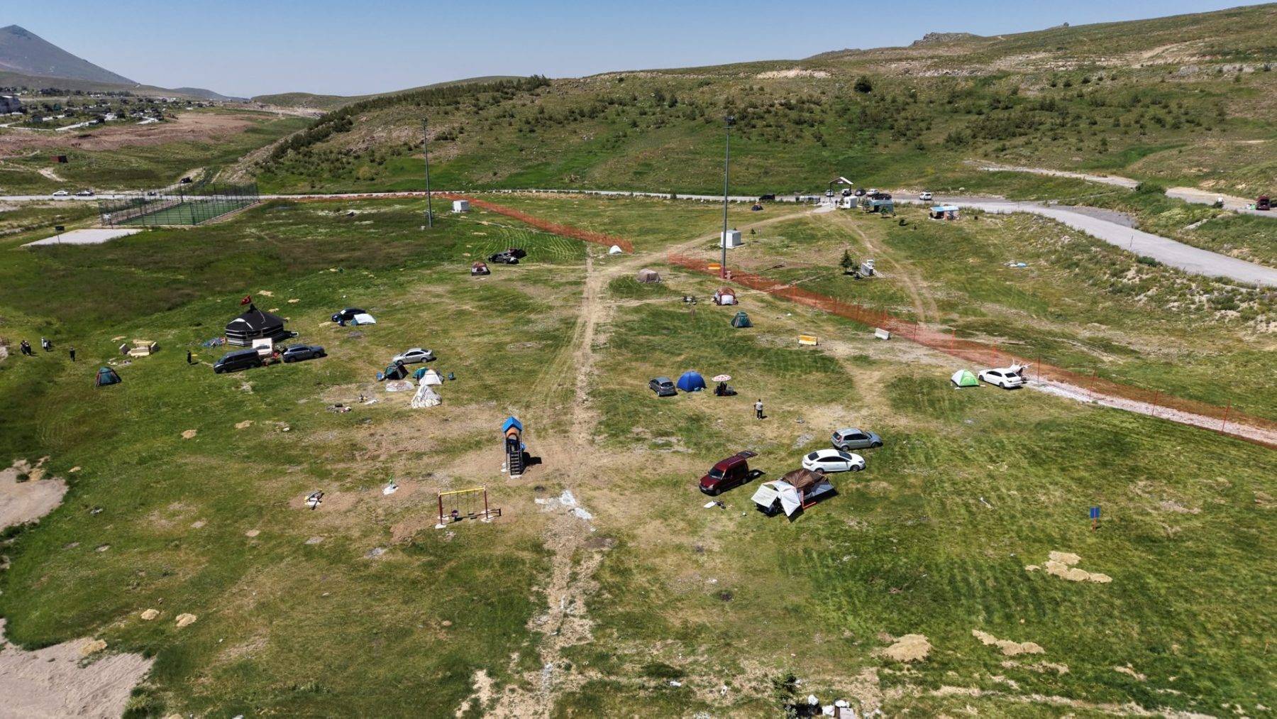 Doğa tutkunlarının yeni gözdesi: Erciyes Dağı eteklerinde çadır tatili