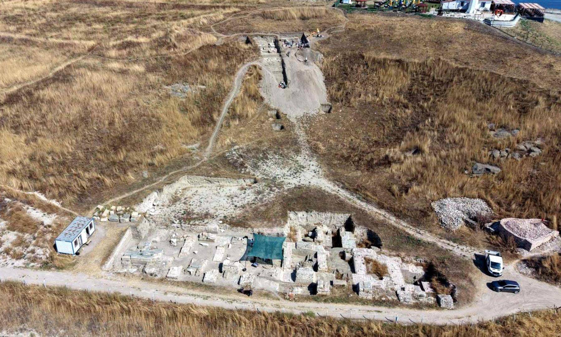 Trakya'nın en büyüğü: 5 bin yıllık Perinthos Antik Kenti'nde tiyatro ortaya çıkarıldı