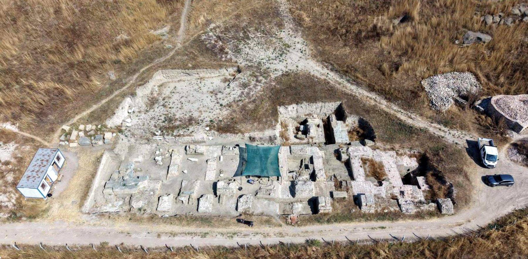 Trakya'nın en büyüğü: 5 bin yıllık Perinthos Antik Kenti'nde tiyatro ortaya çıkarıldı
