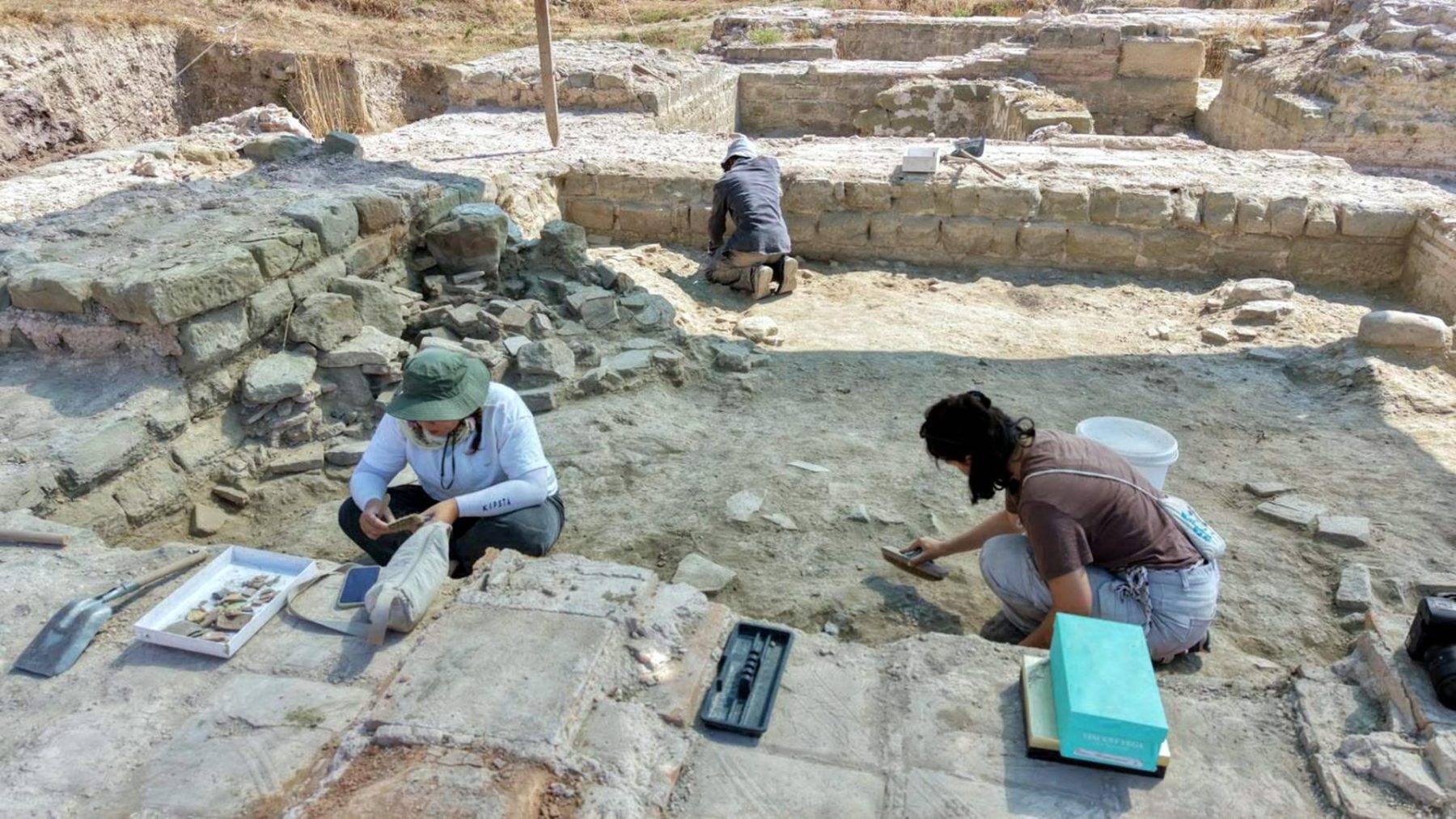 Trakya'nın en büyüğü: 5 bin yıllık Perinthos Antik Kenti'nde tiyatro ortaya çıkarıldı
