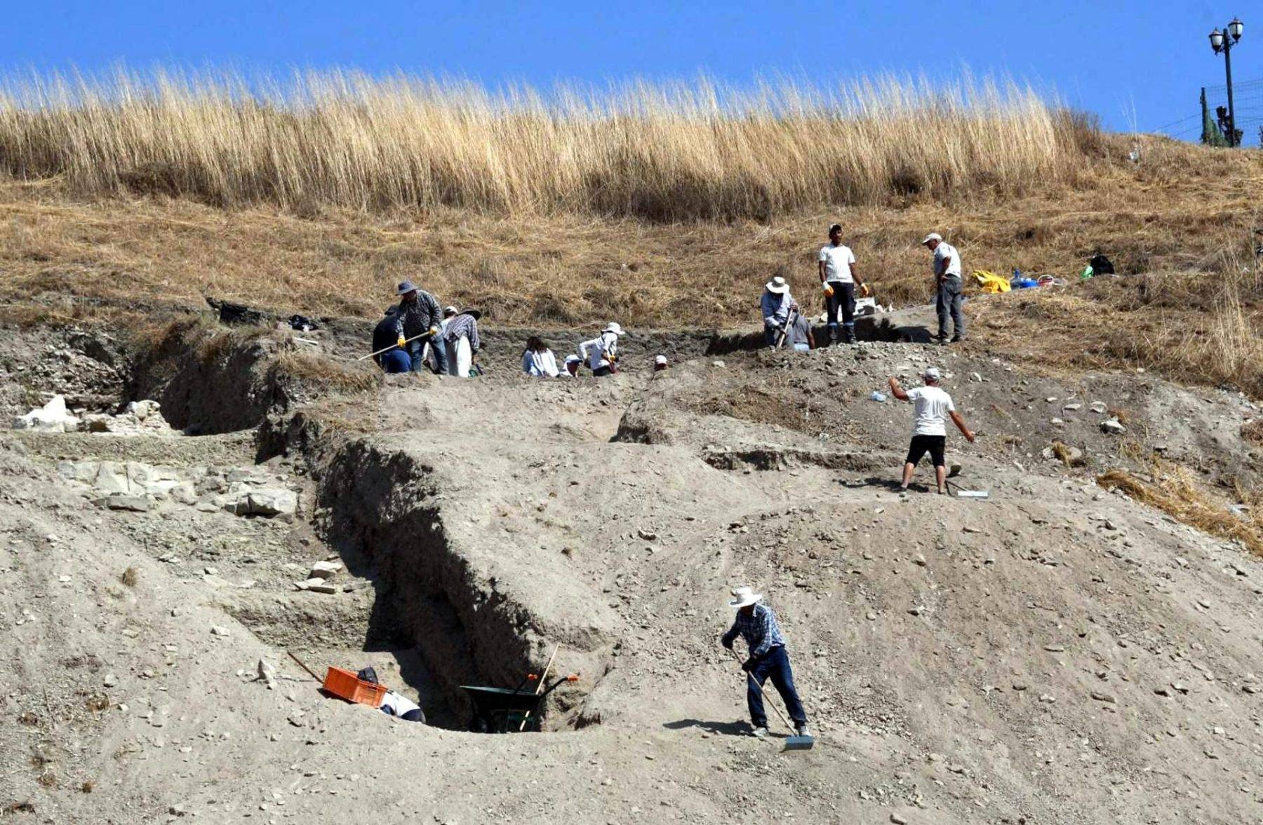 Trakya'nın en büyüğü: 5 bin yıllık Perinthos Antik Kenti'nde tiyatro ortaya çıkarıldı