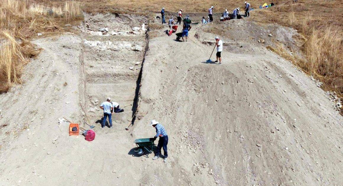 Trakya'nın en büyüğü: 5 bin yıllık Perinthos Antik Kenti'nde tiyatro ortaya çıkarıldı