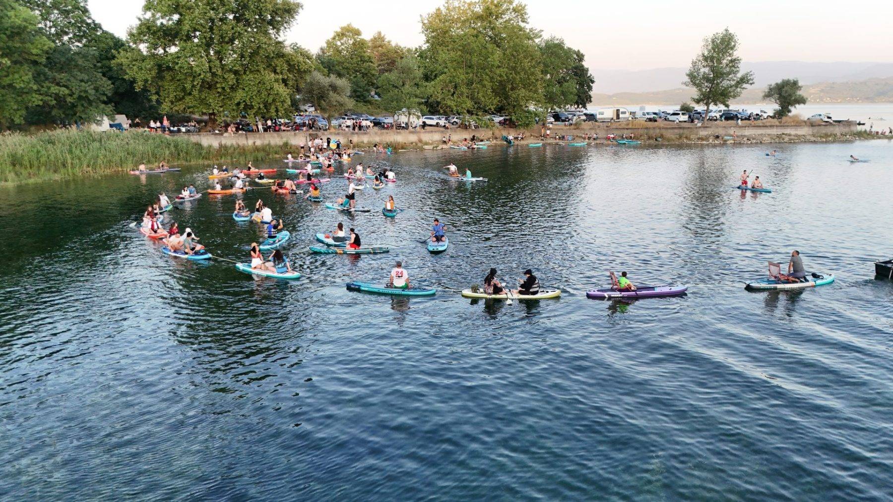 700 kişi sırada bekliyor! Sapanca Gölü'nde yeni trend: SUP