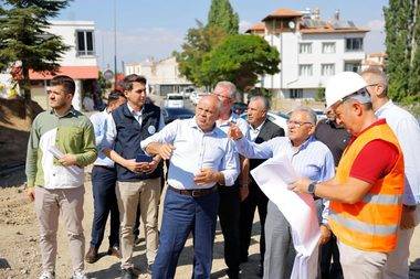 Başkan Büyükkılıç sahada inceledi: 600 kişilik proje Yahyalı’da yükseliyor