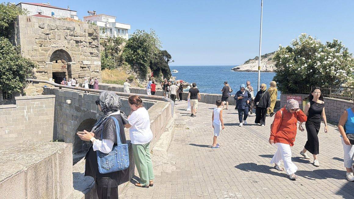 Batı Karadeniz'in göz bebeği: Amasra 1 milyon turist barajını aştı