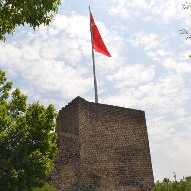 Anadolu'nun kapılarının açıldığı toprakların koruyucusu: Malazgirt Kalesi'ne ziyaretçi akını