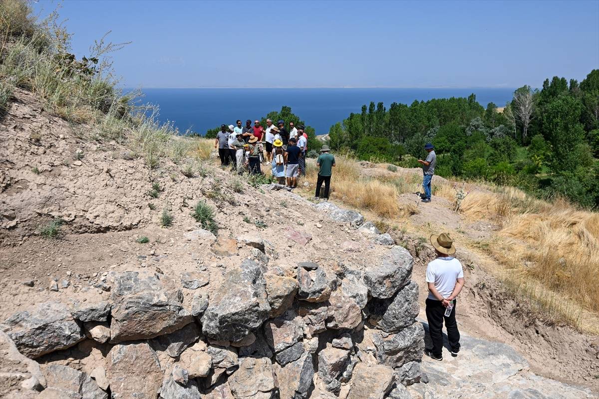 Urartu Mirası Ayanis Kalesi tarihi ve doğal dokusuyla ziyaretçileri cezbediyor
